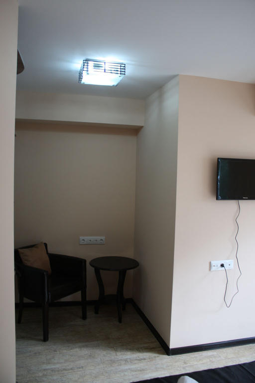 Hotel Delisi Tbilisi Rum bild