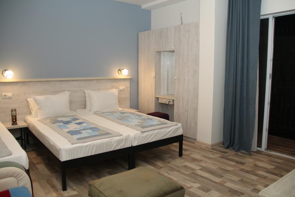Hotel Delisi Tbilisi Exteriör bild
