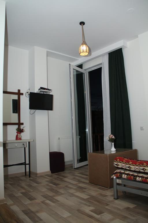 Hotel Delisi Tbilisi Exteriör bild